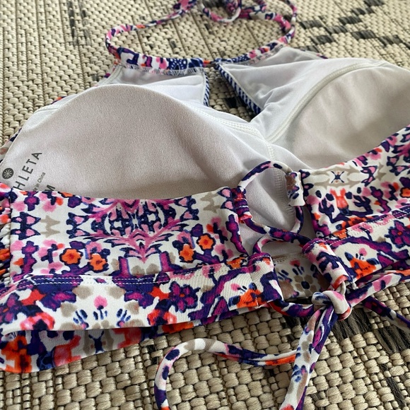Athleta Women's Keyhole High Neck Halter Swimsuit Bikini Top Medium - Picture 4 of 7